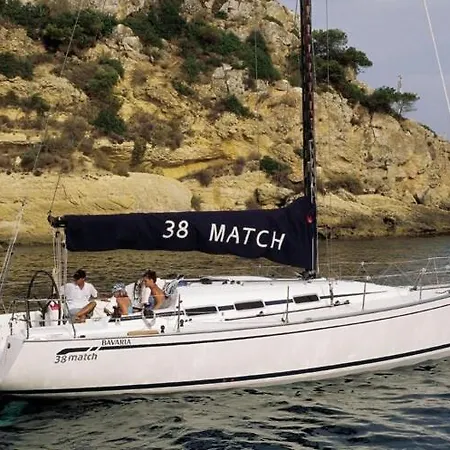 船屋 Sleep Aboard A Beautiful Sailboat In *